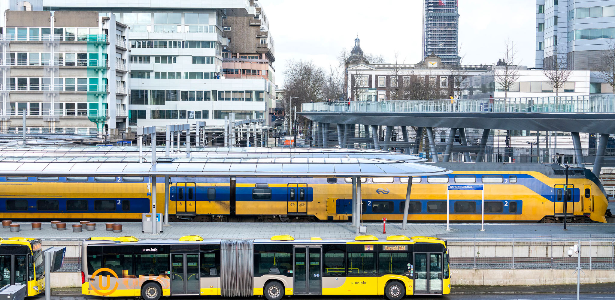 Nieuwbouw De Nieuwe Defensie Utrecht - Bussen en treinen Utrecht Centraal - 1000.jpg